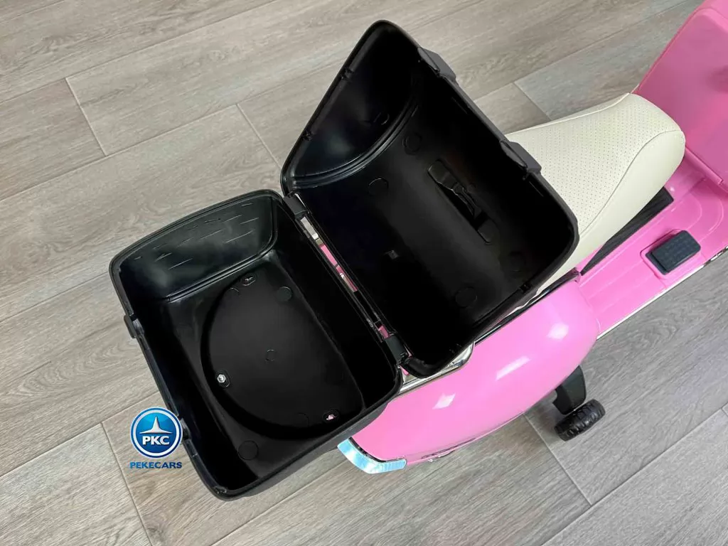 Moto electrica para niños Vespa Clasica Piaggio 12V Negra vista maletero abierto