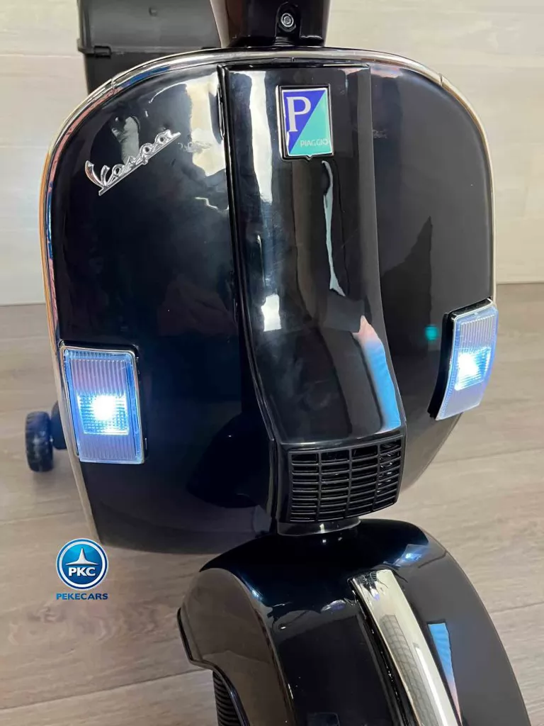 Moto electrica para niños Vespa Clasica Piaggio 12V Negra vista faros delanteros