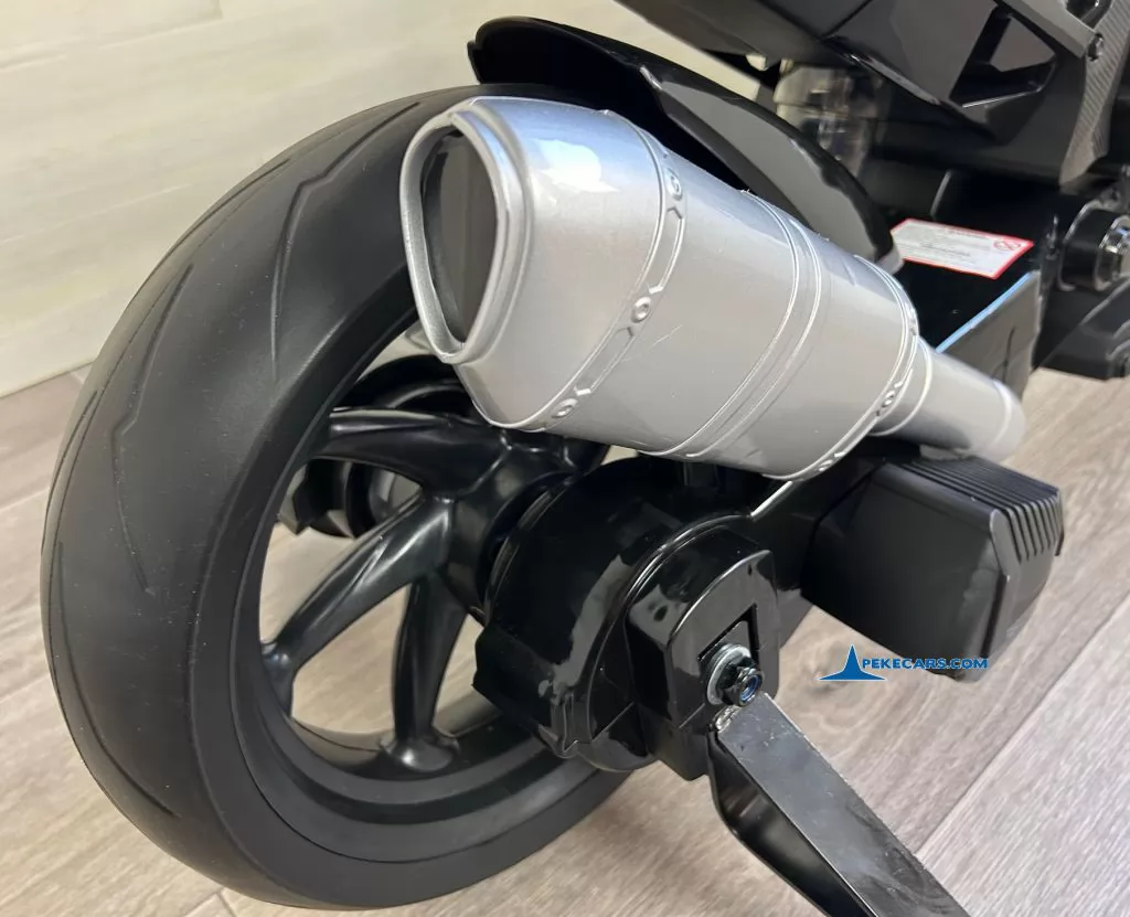 Moto eléctrica para niños BMW S1000RR BLANCA rueda trasera y escape