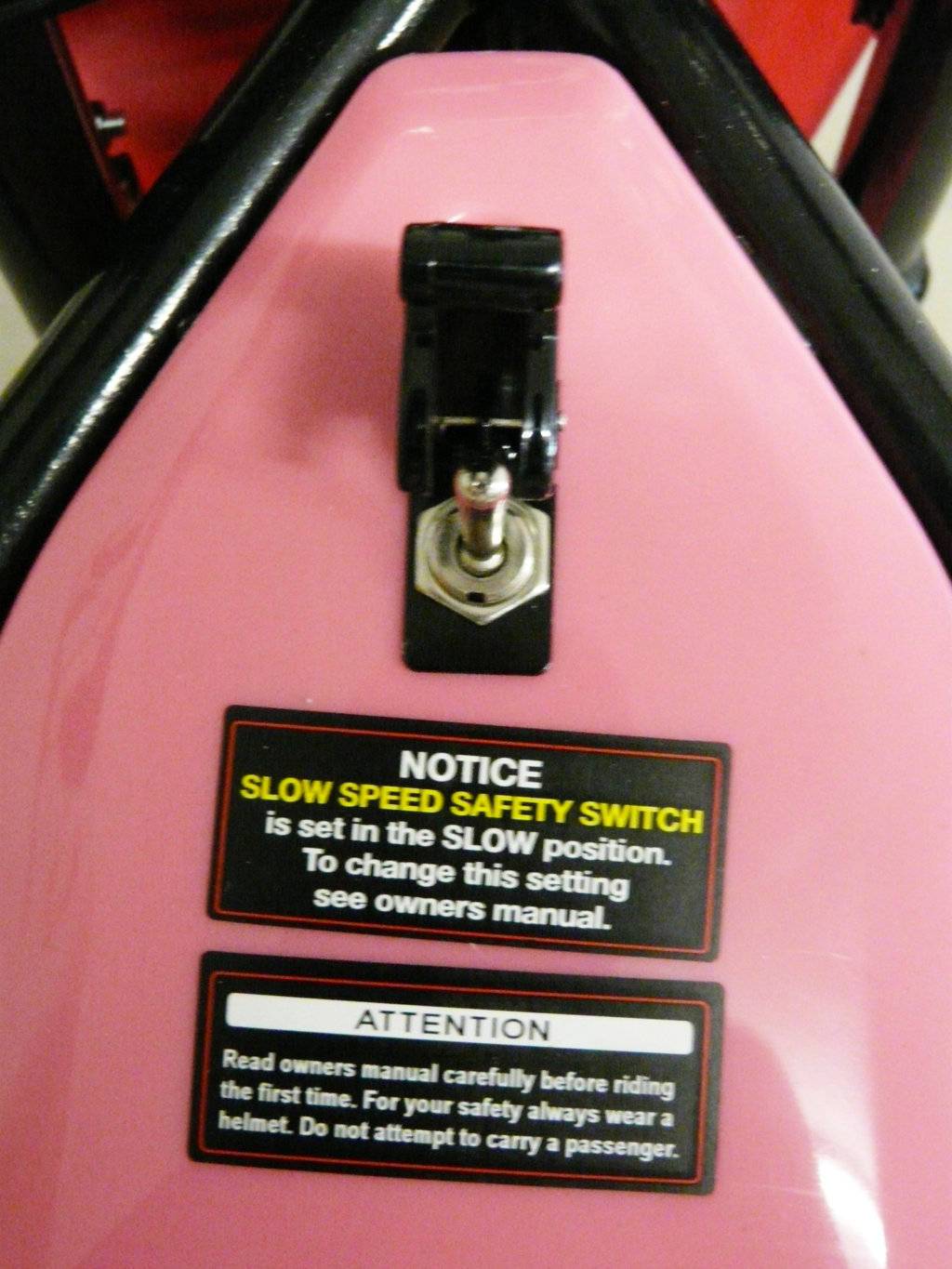 Moto electrica infantil Pekecars 24V 200W Rosa interruptor de encendido