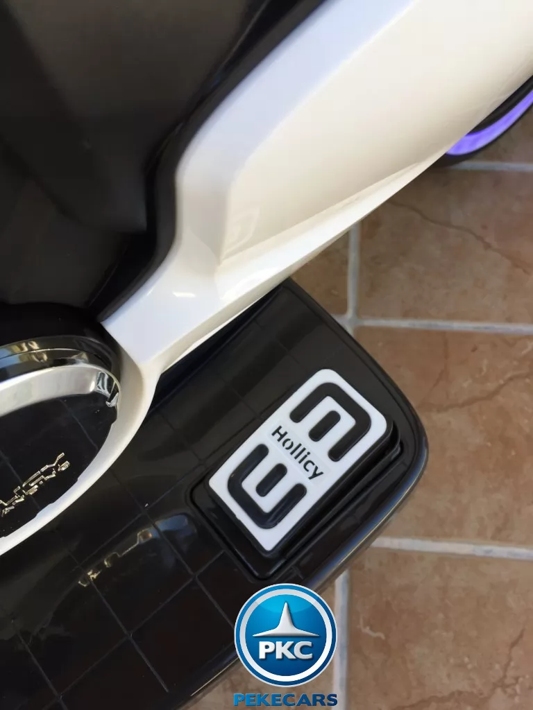 Moto electrica para niños Ducati Panigale Style Blanca acelerador en el pedal
