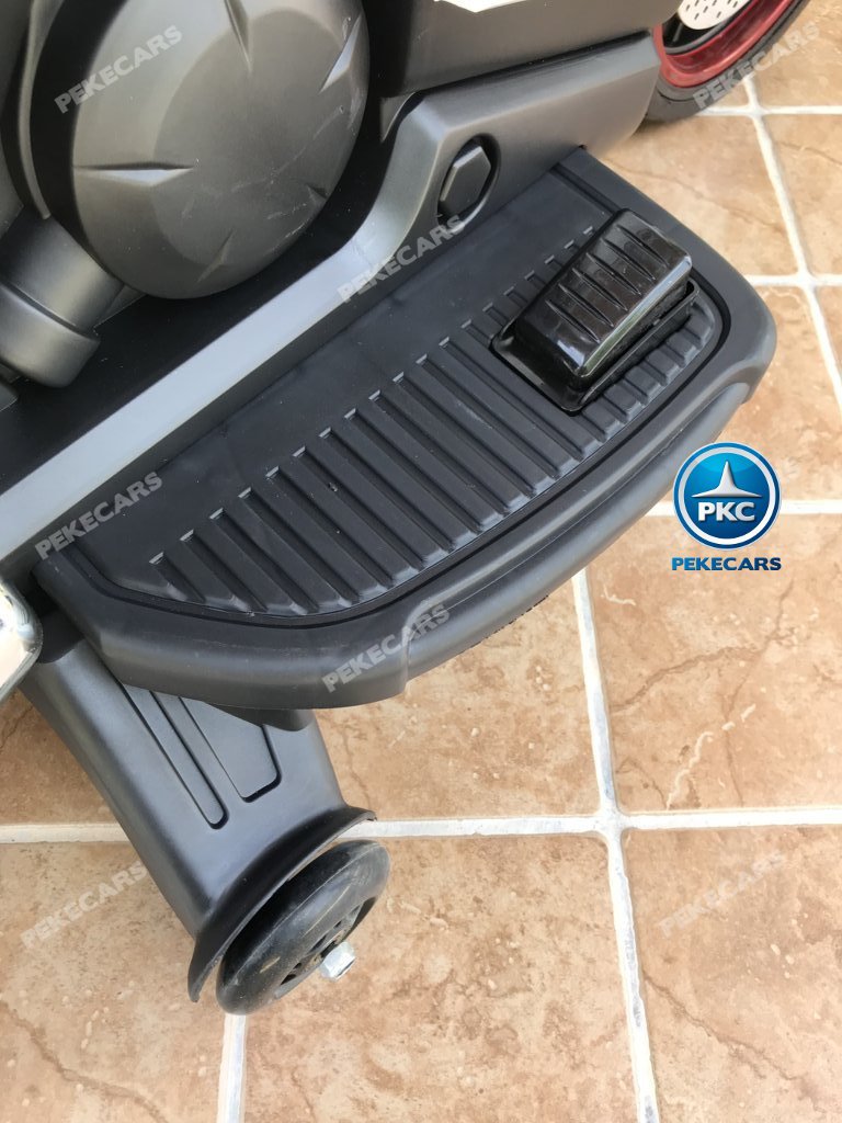 Moto electrica para niños BMW Style C 650 GT 12V Blanca pedal acelerador