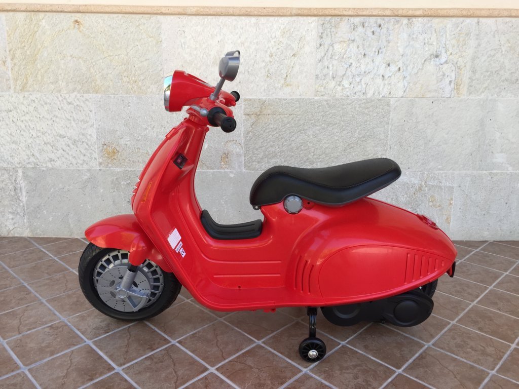 Vespa style 12V Roja lateral