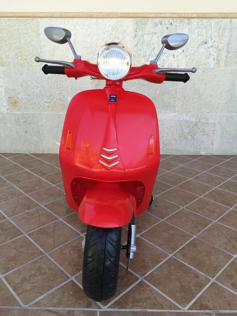 Vespa style 12V Roja frontal