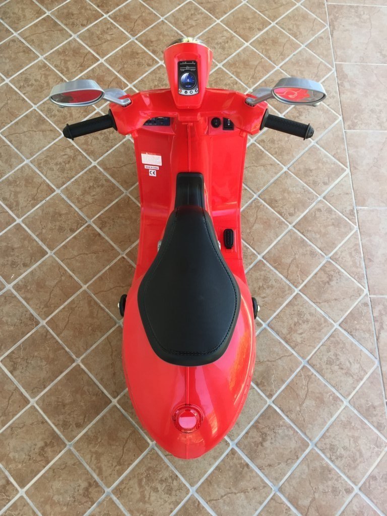 Vespa style 12V Roja asiento acolchado en piel