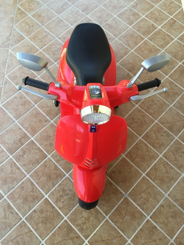 Vespa style 12V Roja desde arriba