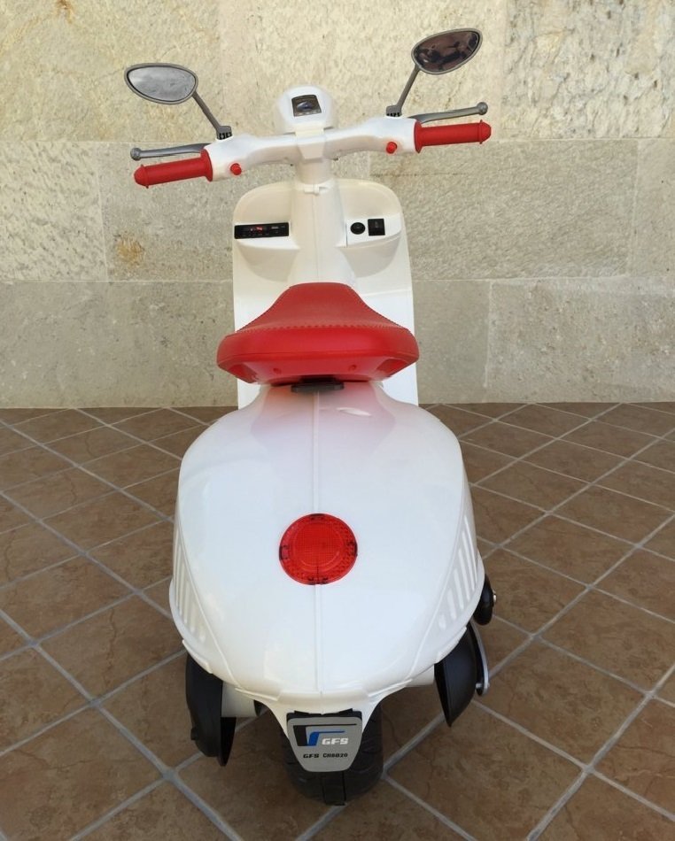 Vespa style 12V Blanca trasera