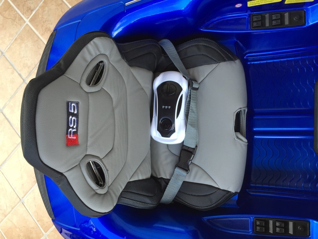 Audi Rs5 azul asiento y mando