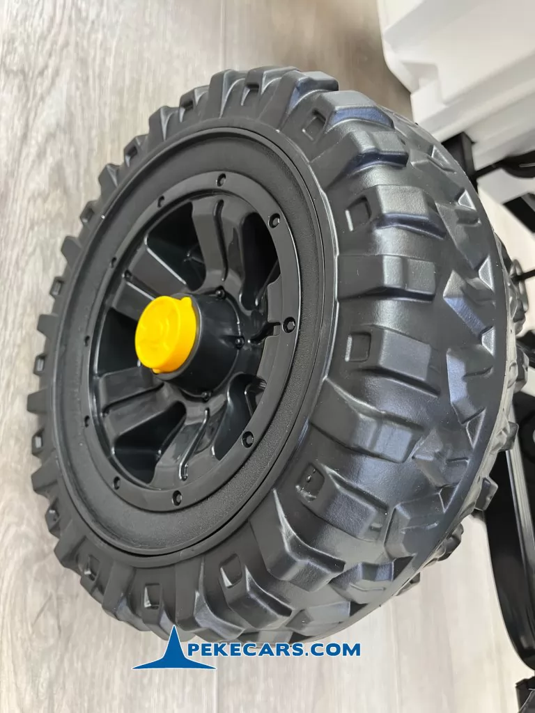 Jeep Mountain King 12V 2.4G Blanco ruedas de caucho antipinchazos
