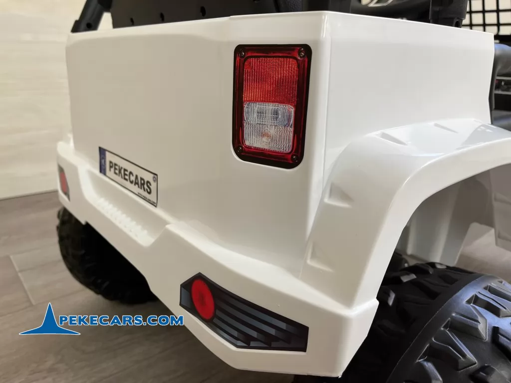 Jeep Mountain King 12V 2.4G Blanco
