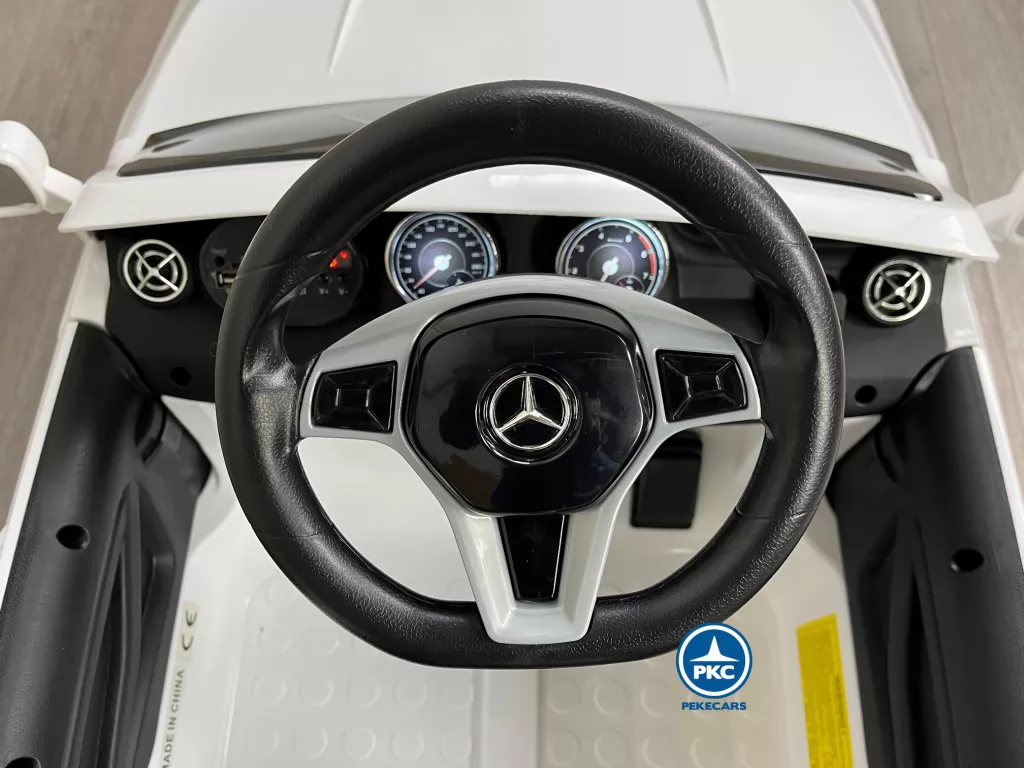 Coche eléctrico para niños mercedes GLA45 Blanco