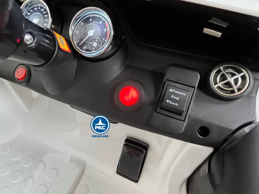 Coche eléctrico para niños mercedes GLA45 Blanco