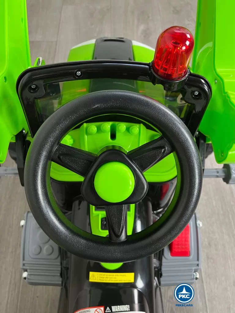 Tractor para montar claas style verde con pala delantera