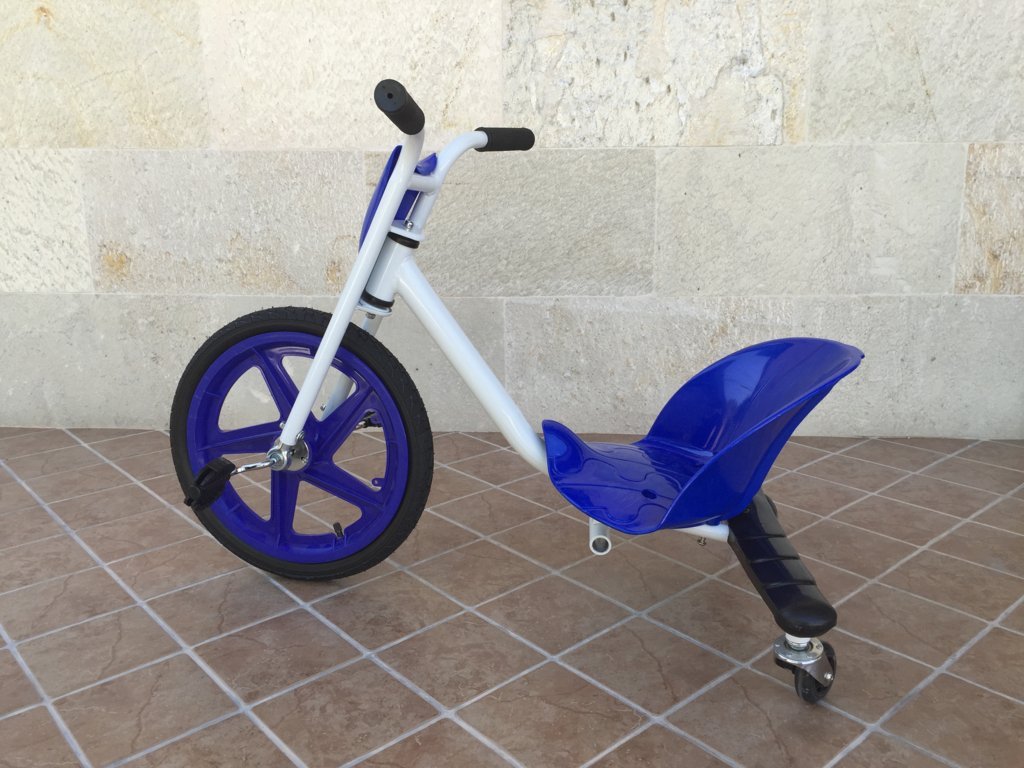 Triciclo 360º Pekecars Azul lateral invertido