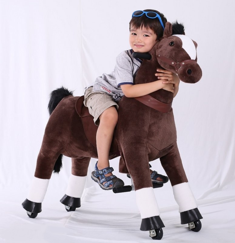 Pekepony Gaspar Mediano - en uso