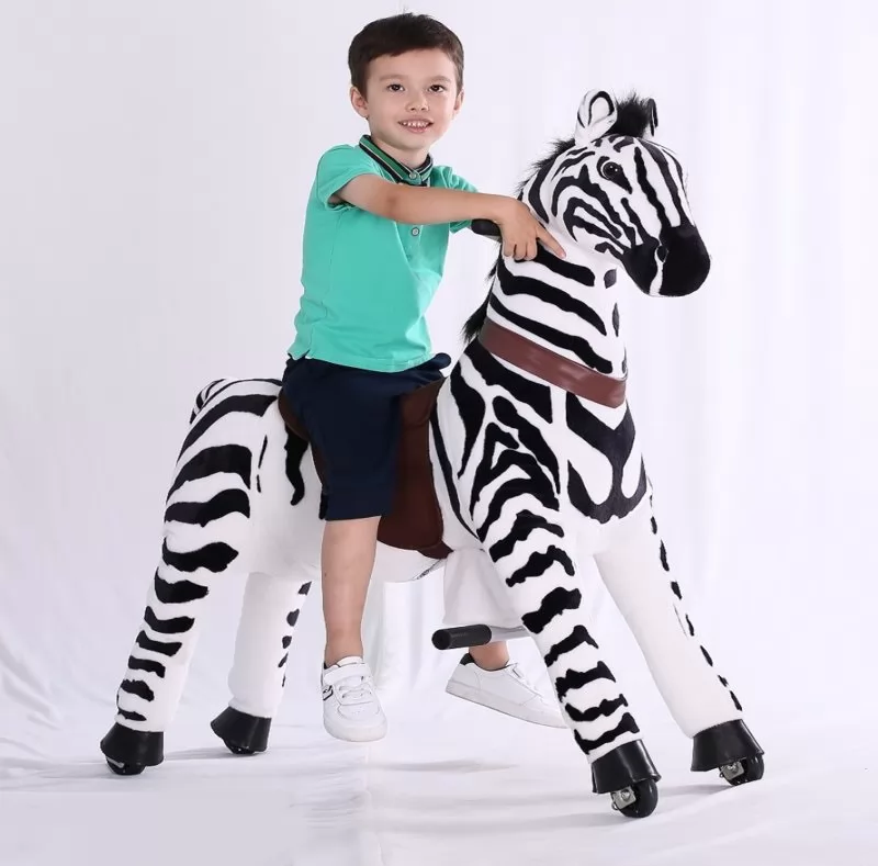 Pekepony Cebra Jabari Mediano - con niño