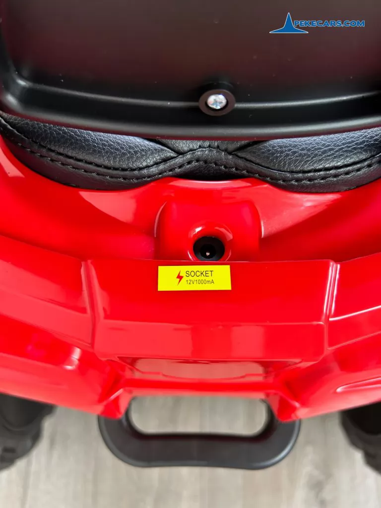 Quad Eléctrico Infantil Pekecars 906D Rojo puerto carga