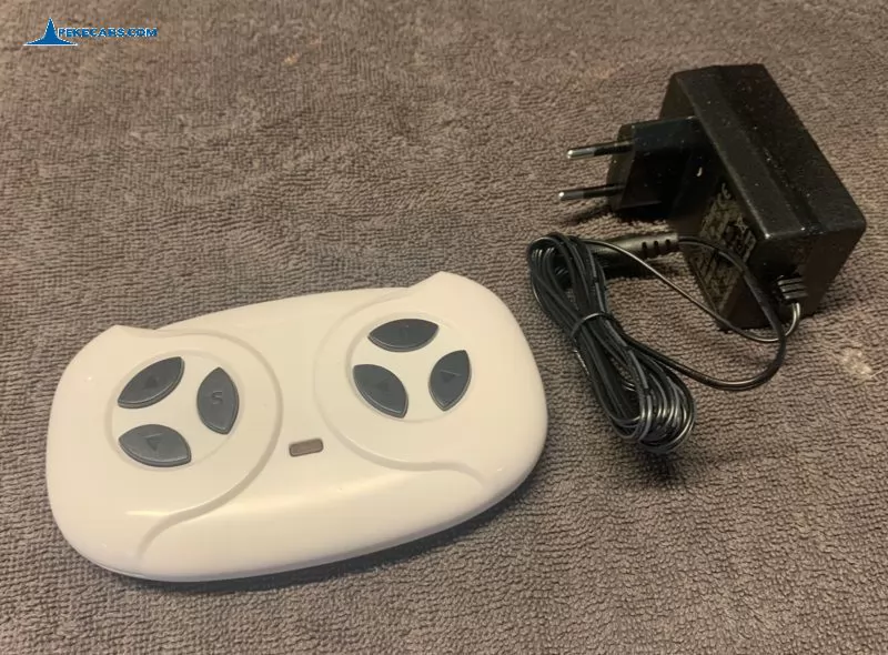 quad CAN-AM Maverick 12V azul
