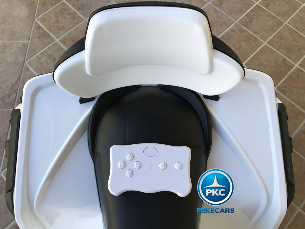Quad Eléctrico Infantil Pekecars 906D Blanco con mando radiocontrol