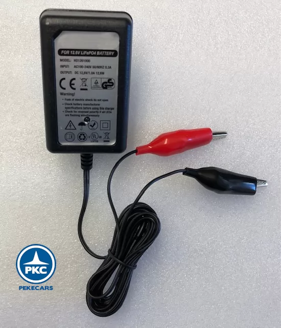 Batería Litio Ión (NMC) 12V + Cargador 12V detalle cargador