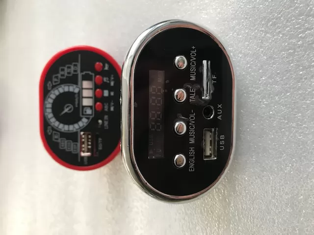 Display sonido coche eléctrico para niños
