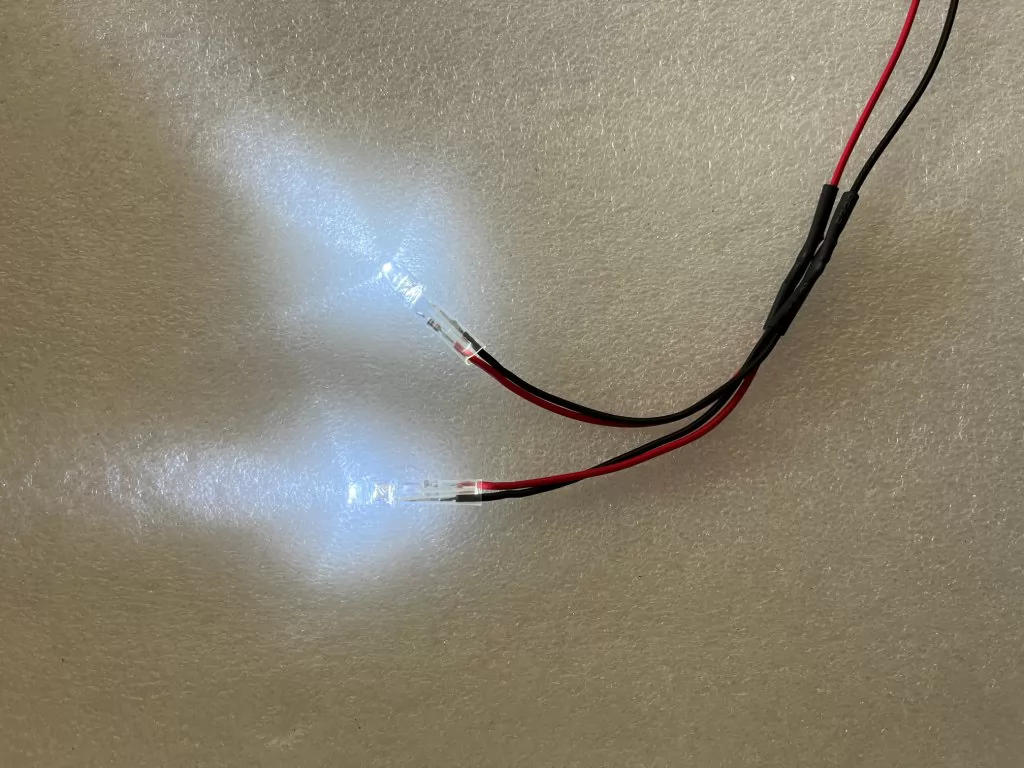 2 LEDs Blancos