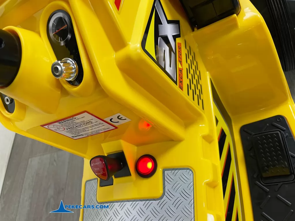 Tractor Eléctrico Peketrac 1005 12V 2.4G Amarillo palancas de control