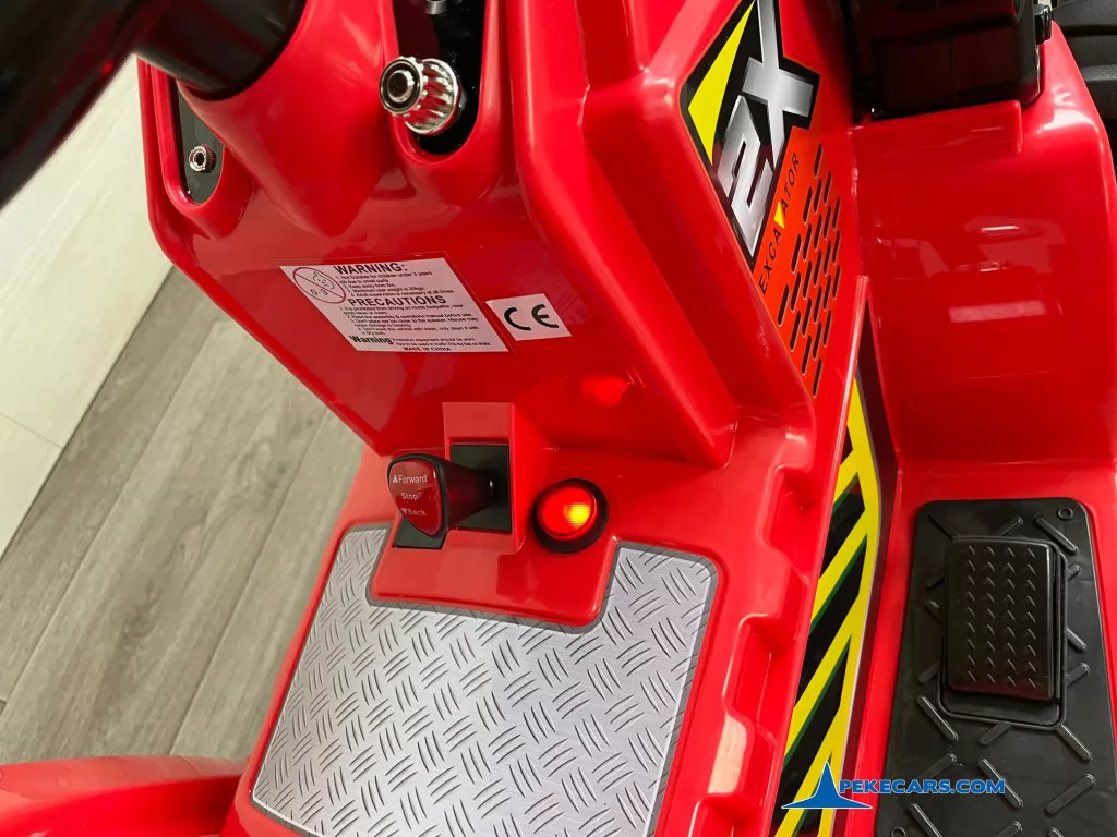 Tractor Eléctrico Peketrac 1005 12V 2.4G Rojo vista principal detalle interior