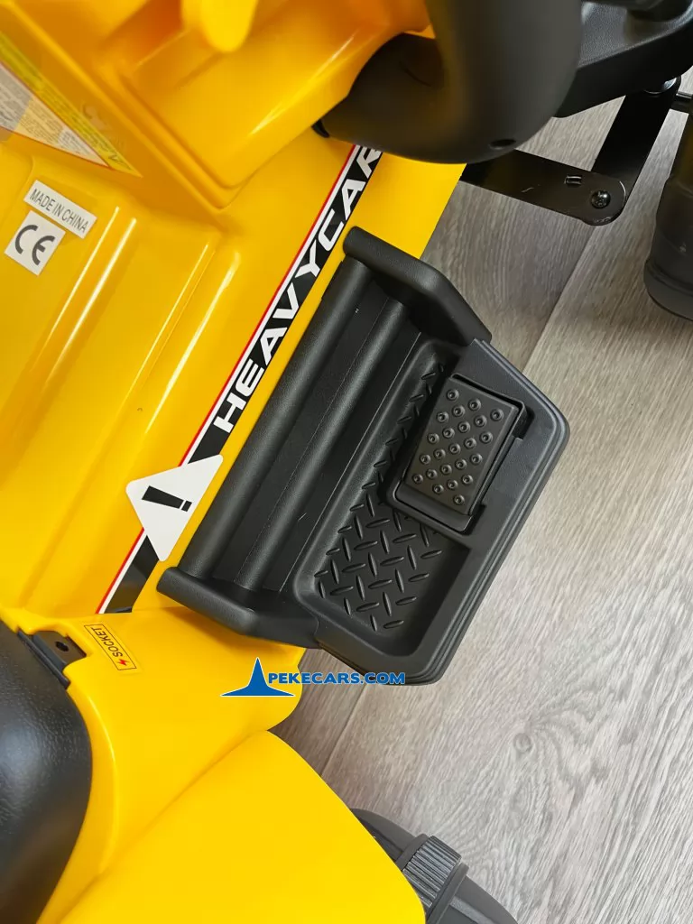 Tractor Electrico Peketrac 3100 12V 2.4G Amarillo pedal aceleracion