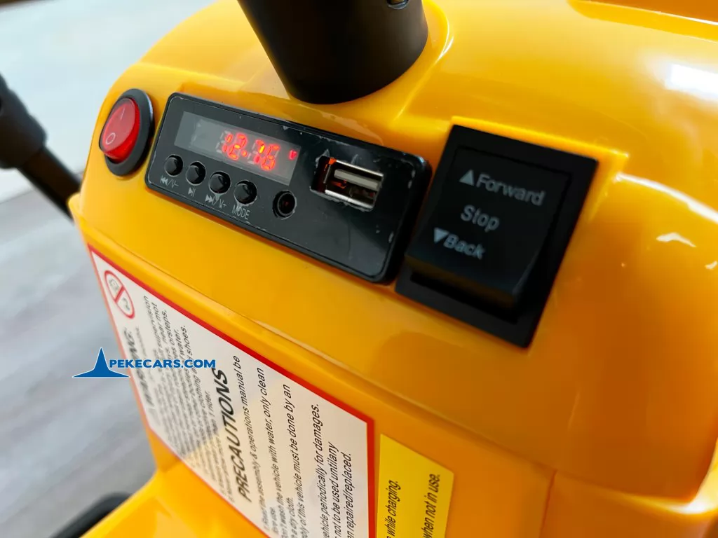 Tractor Electrico Peketrac 3100 12V 2.4G Amarillo botonera