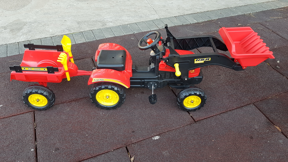 tractor a pedales con remolque