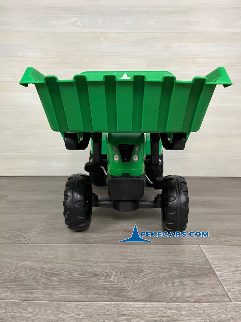 Tractor a pedales infantil con pala delantera, remolque y retroexcavadora verde vista frontal