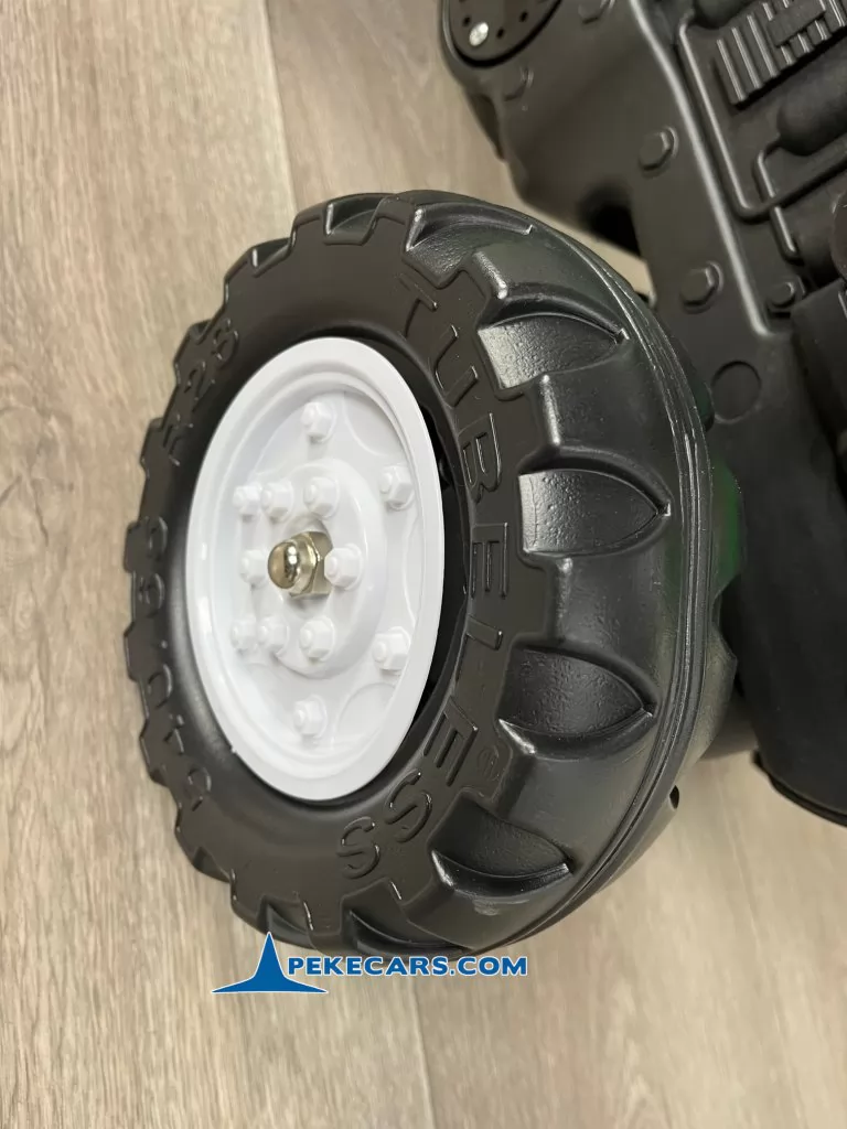 Tractor a pedales para niños con pala delantera, remolque y retroexcavadora verde ruedas