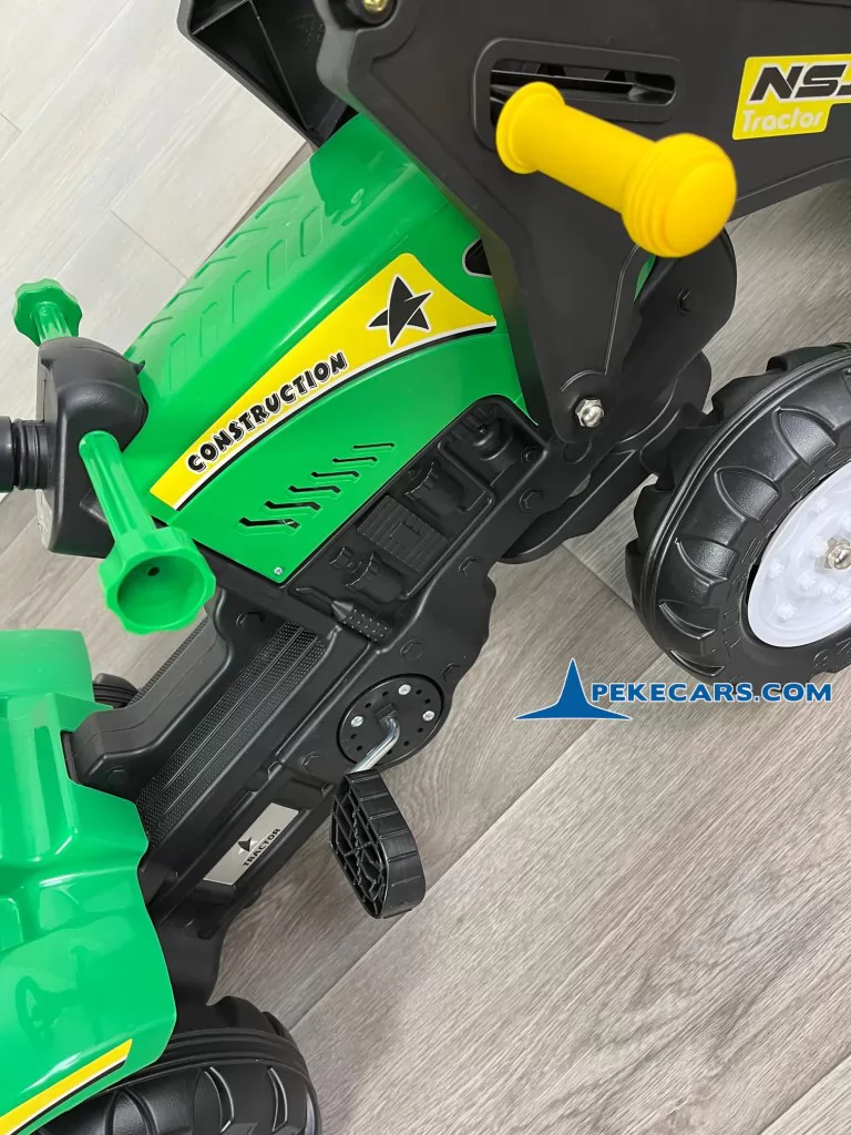 Tractor a pedales infantil con pala delantera, remolque y retroexcavadora verde