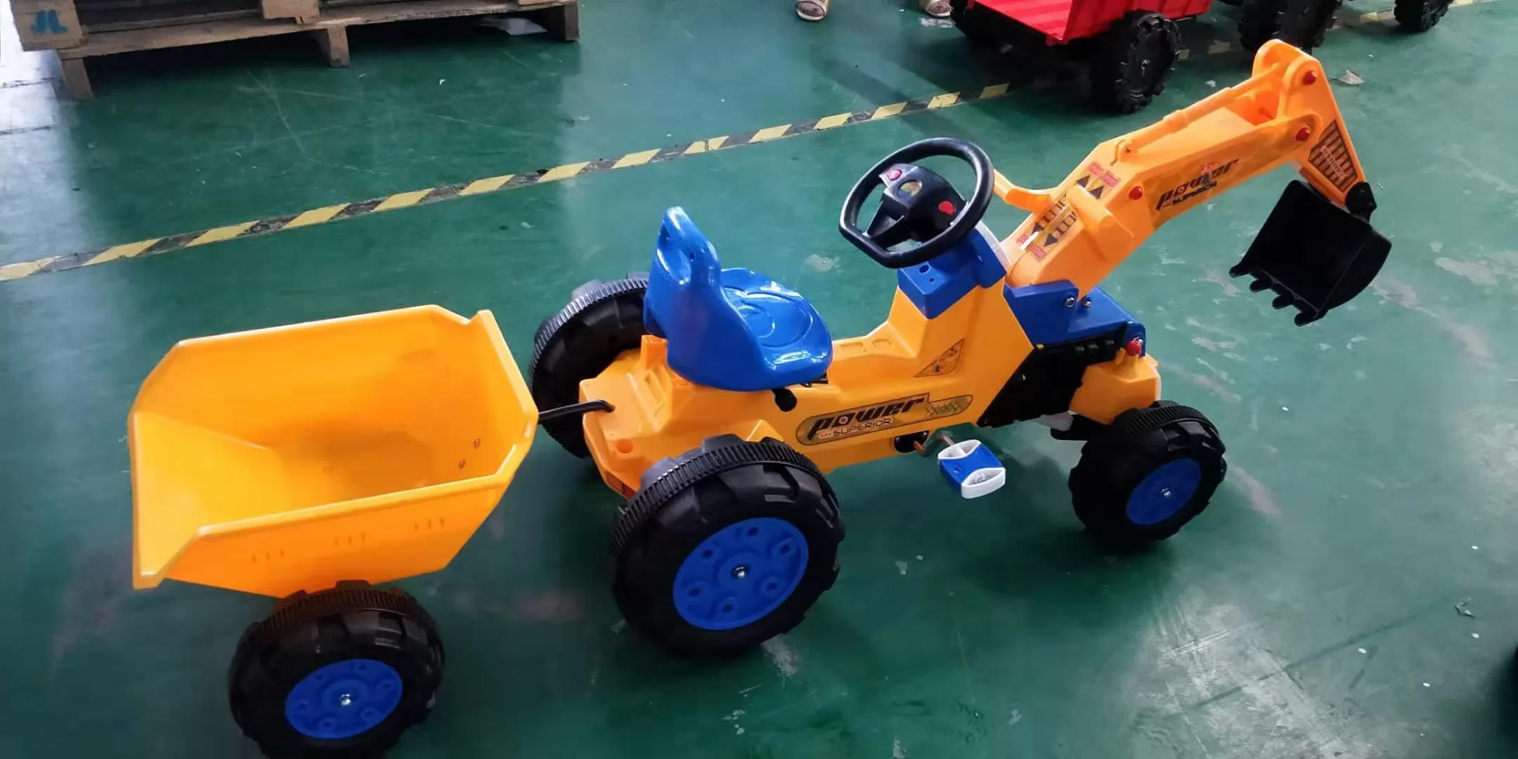 Tractor de pedales power superior Amarillo