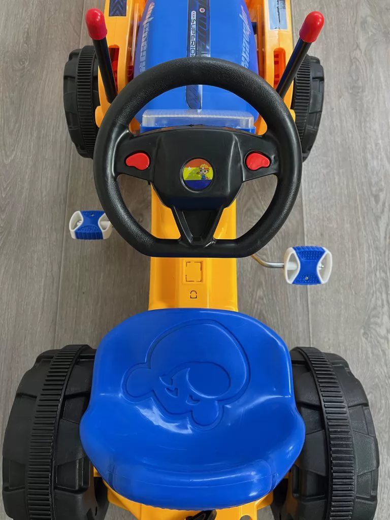 Tractor de pedales strong superior Amarillo