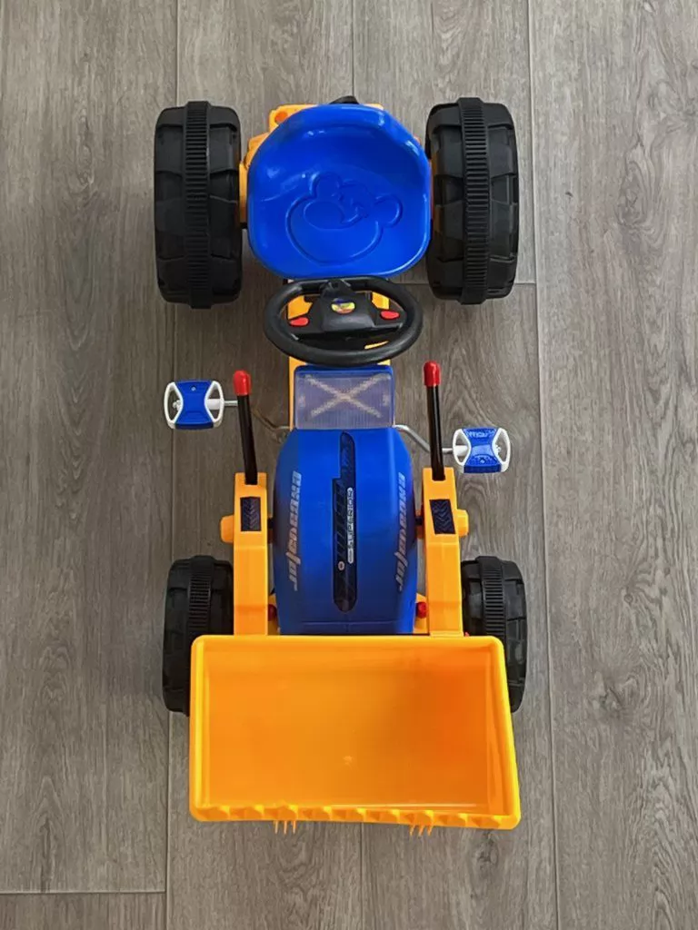 Tractor de pedales strong superior Amarillo