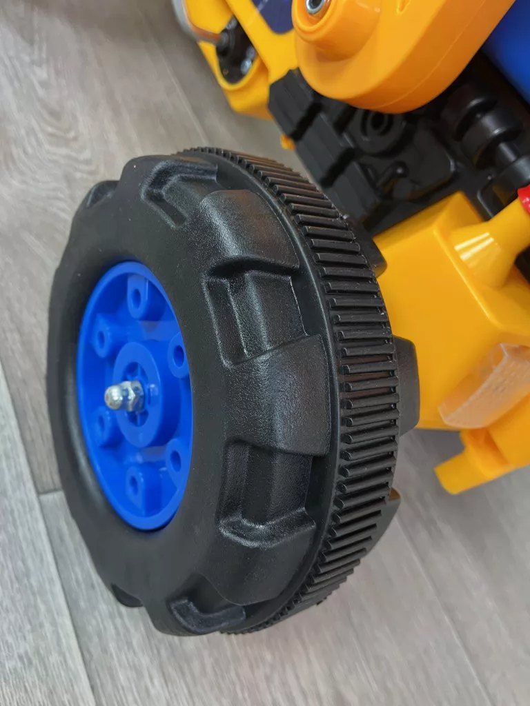 Tractor de pedales strong superior Amarillo