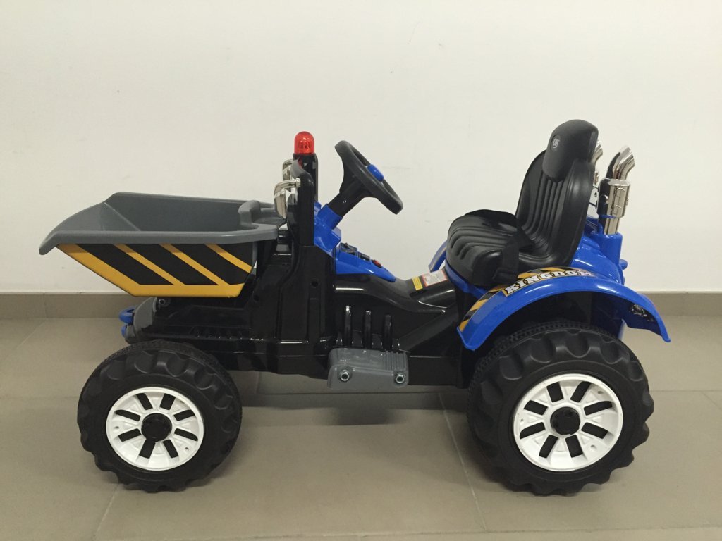 Tractor electrico con volquete azul