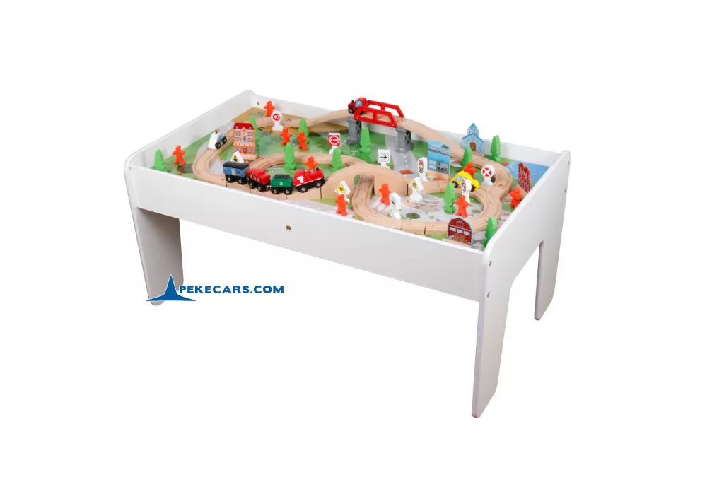 Mesa de Madera con Tren y 90 Piezas posicion 4