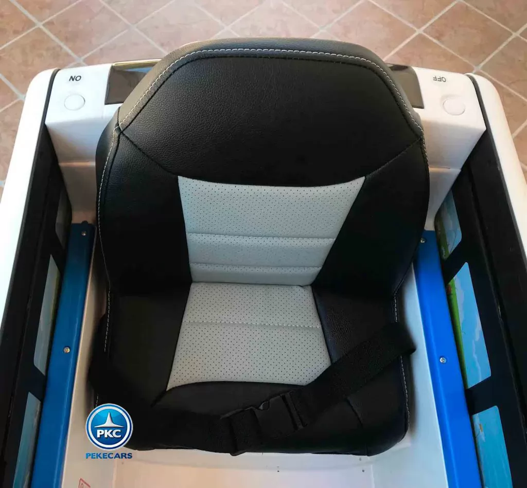 Tren electrico para niños Pekecars Blanco vista asiento con cinturón de seguridad